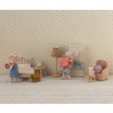 Fåtölj till dockhus Puderrosa